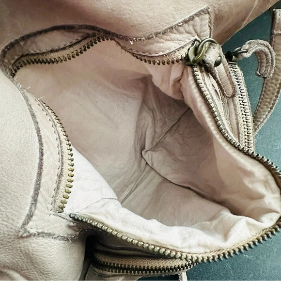 Sundance Made In Italy Genuine Leather Shoulder/Crossbody Bag - Picture 12 of 15